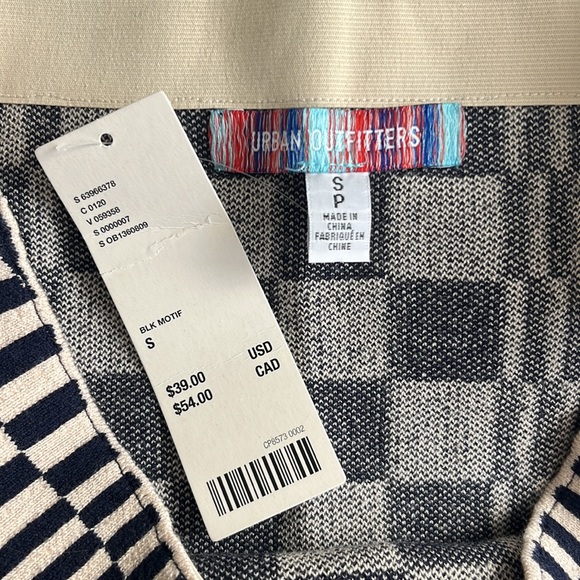 Mini Skirt - Picture 4 of 6